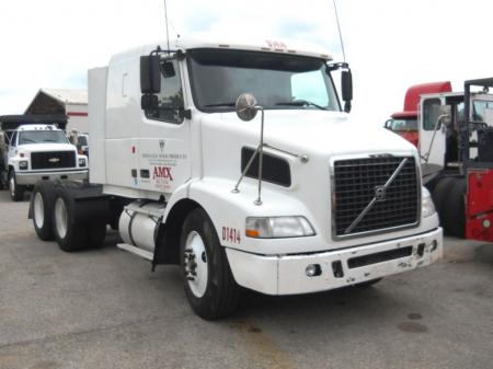 2005 Volvo VNL42T430
