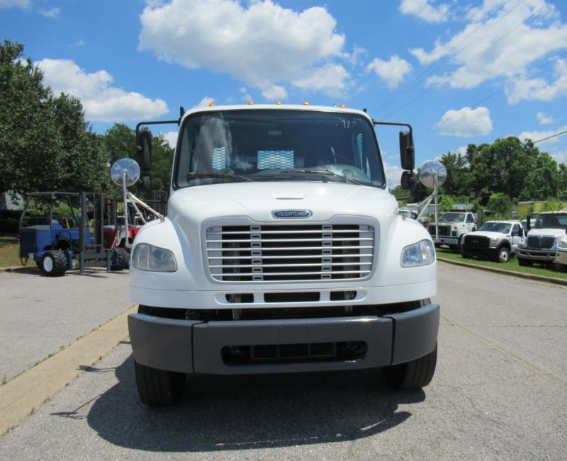2017 Freightliner BUSINESS CLASS M2 106 9