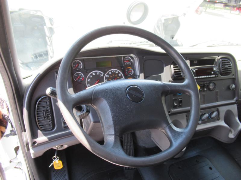 2017 Freightliner BUSINESS CLASS M2 106 12