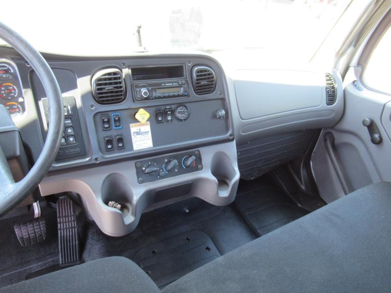 2016 Freightliner BUSINESS CLASS M2 106 11