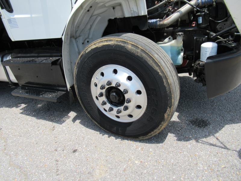2017 Freightliner BUSINESS CLASS M2 106 16