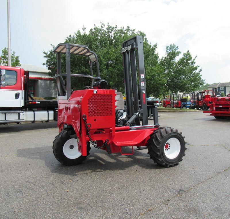 2004 Moffett M5500 5