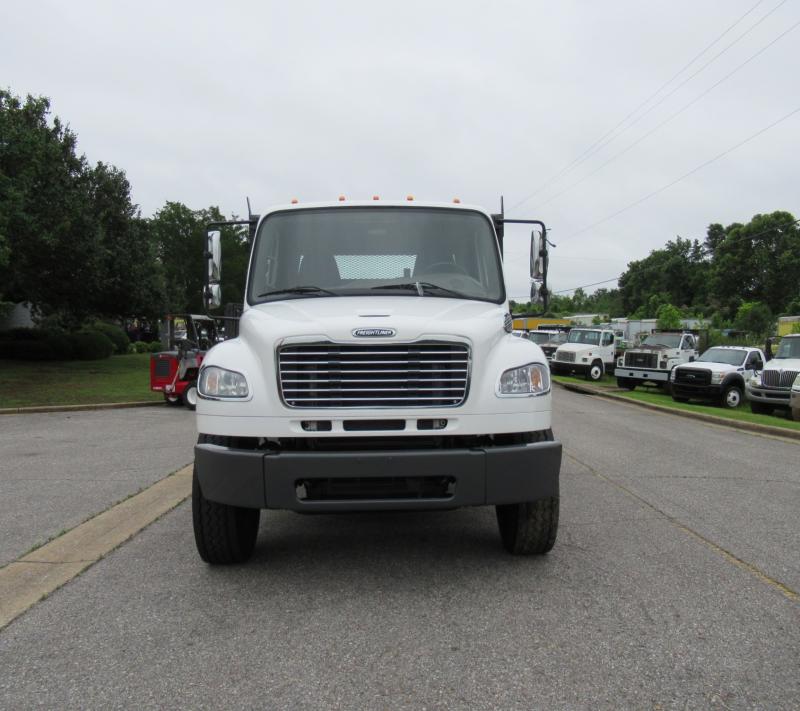 2017 Freightliner BUSINESS CLASS M2 106 2