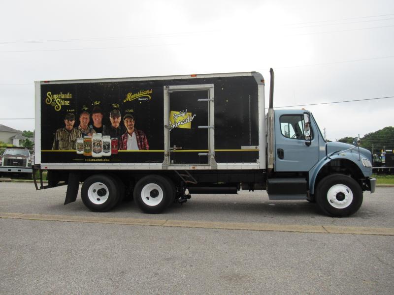 2016 Freightliner BUSINESS CLASS M2 106 8