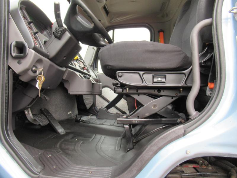2016 Freightliner BUSINESS CLASS M2 106 11