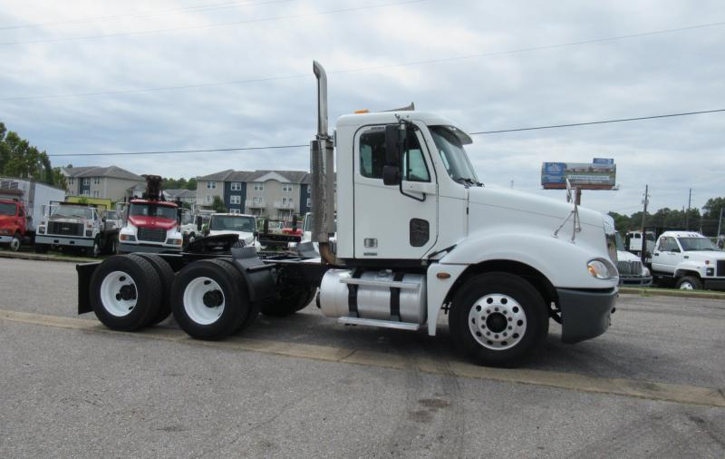 2006 Freightliner Columbia 120 1