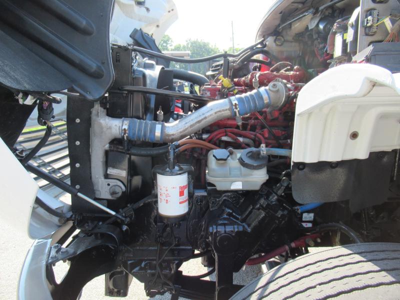 2014 Freightliner BUSINESS CLASS M2 106 14