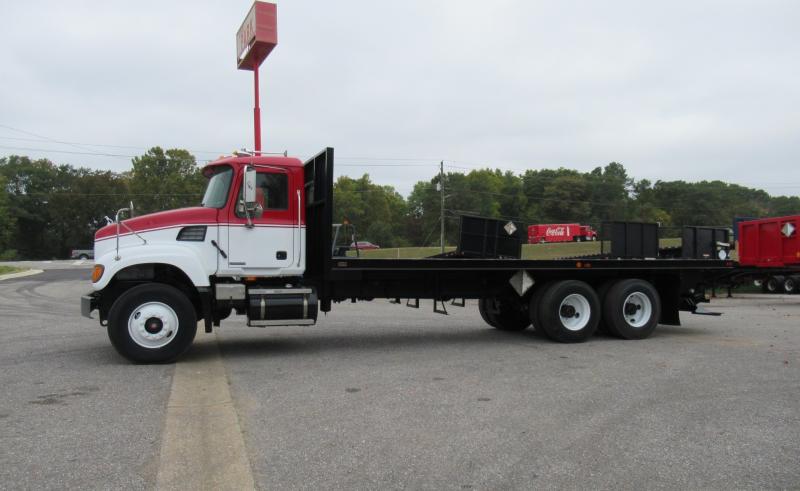 2006 Mack CV713 4