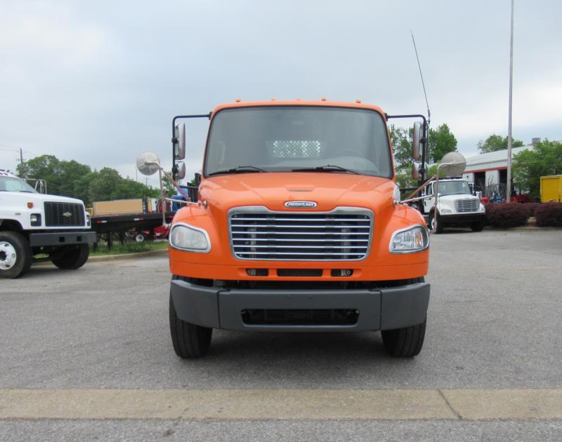 2016 Freightliner BUSINESS CLASS M2 106 2