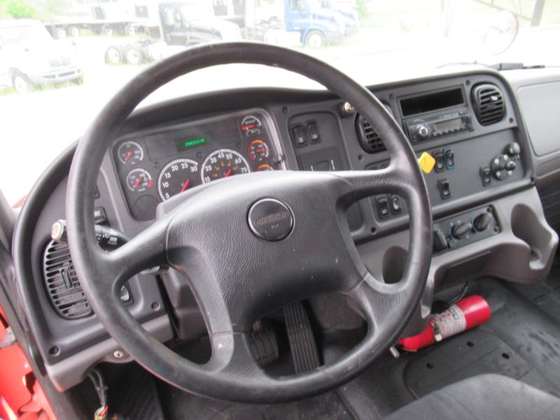 2016 Freightliner BUSINESS CLASS M2 106 10