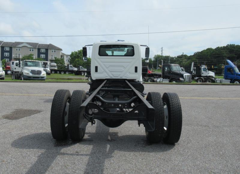 2004 International 4300 SBA 6