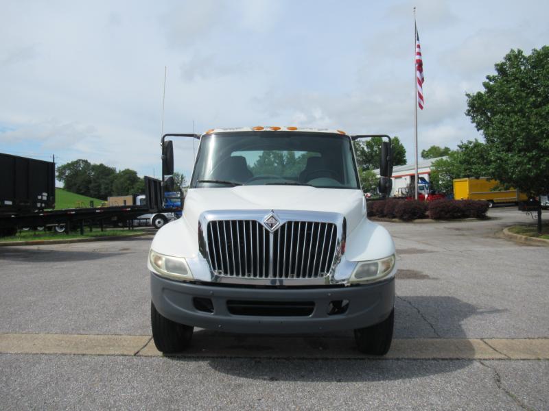 2004 International 4300 SBA 11