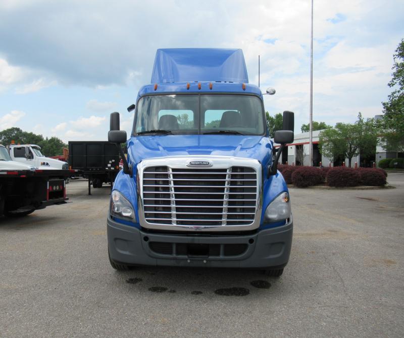 2016 Freightliner CASCADIA 113 6
