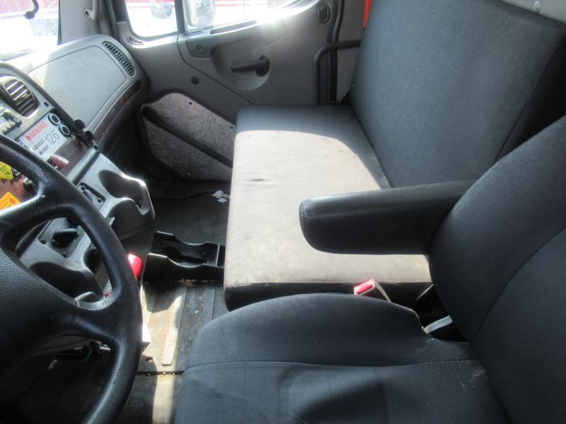 2016 Freightliner BUSINESS CLASS M2 106 8