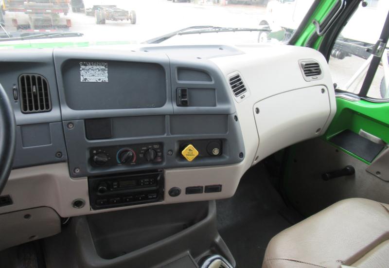 2007 Sterling LT9513 9