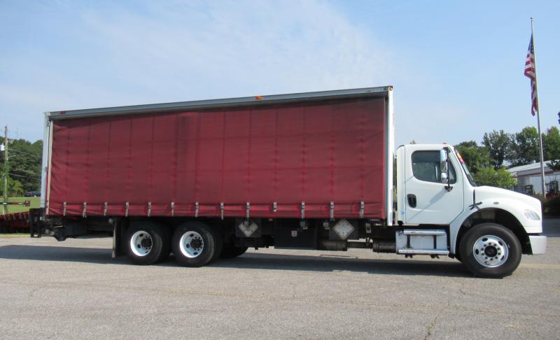 2017 Freightliner BUSINESS CLASS M2 106 4