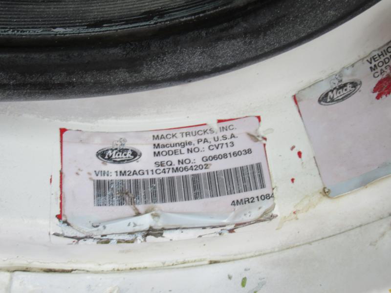 2007 Mack CV713 14