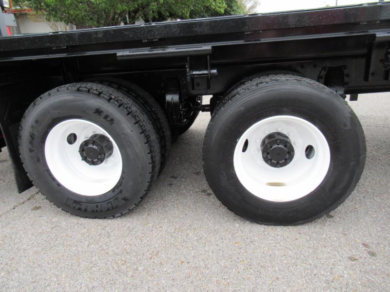 2014 Peterbilt 365 17