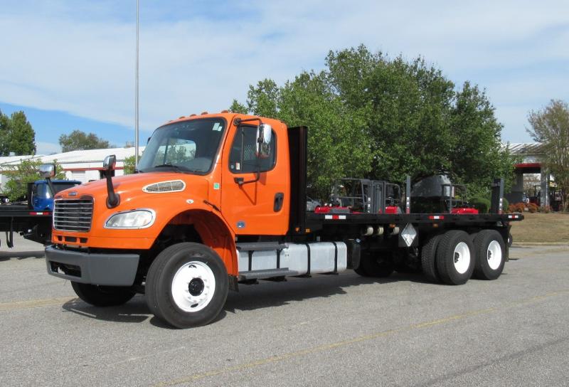 2016 Freightliner BUSINESS CLASS M2 106 1