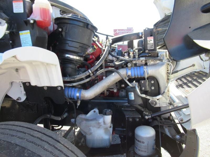 2019 Freightliner BUSINESS CLASS M2 106 24