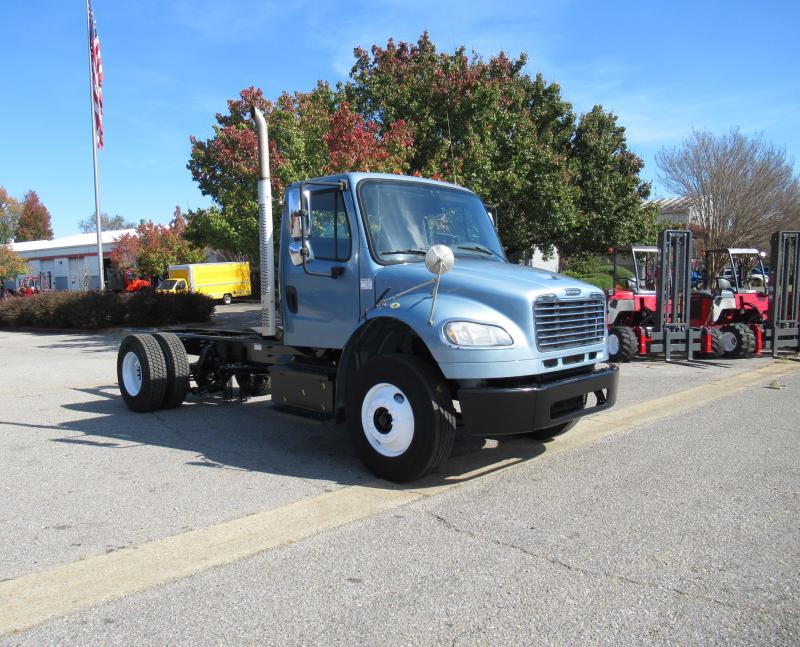 2015 Freightliner BUSINESS CLASS M2 106 7