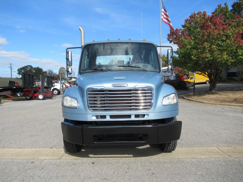 2015 Freightliner BUSINESS CLASS M2 106 8