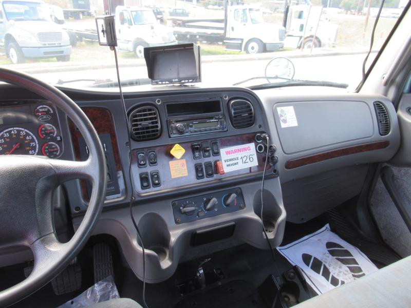 2015 Freightliner BUSINESS CLASS M2 106 12