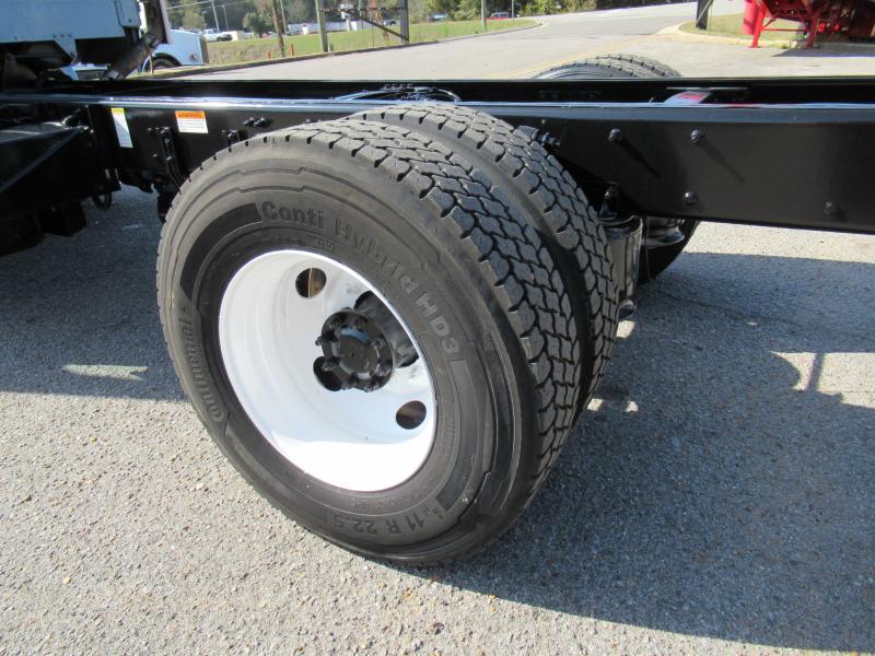 2015 Freightliner BUSINESS CLASS M2 106 15