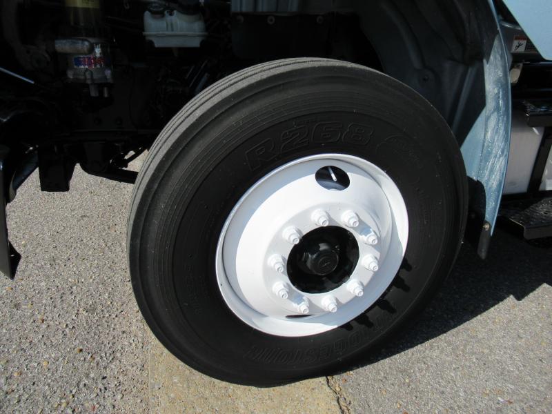 2015 Freightliner BUSINESS CLASS M2 106 16