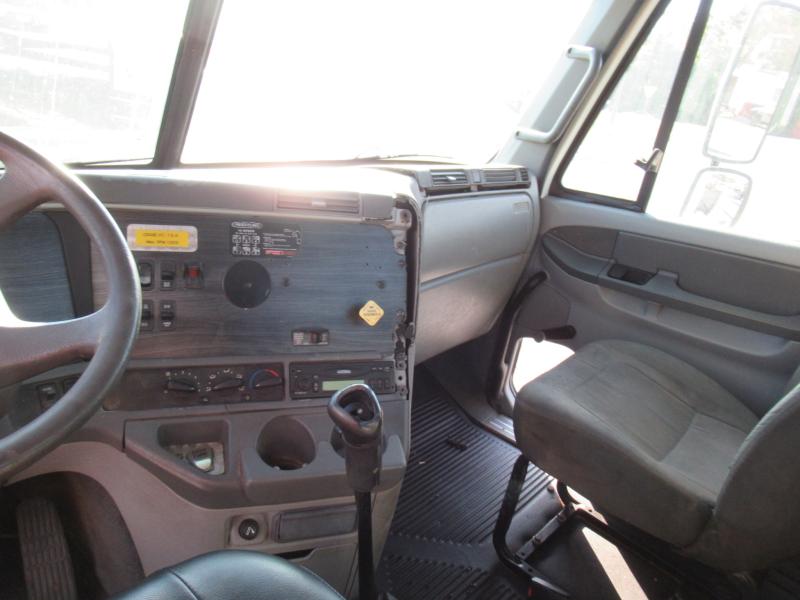 2005 Freightliner COLUMBIA 112 11