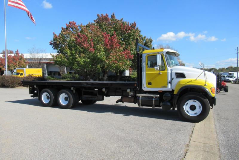 2007 Mack CV713 2