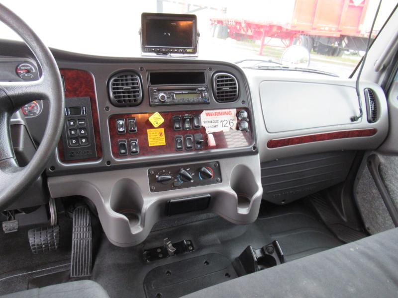2016 Freightliner BUSINESS CLASS M2 106 14