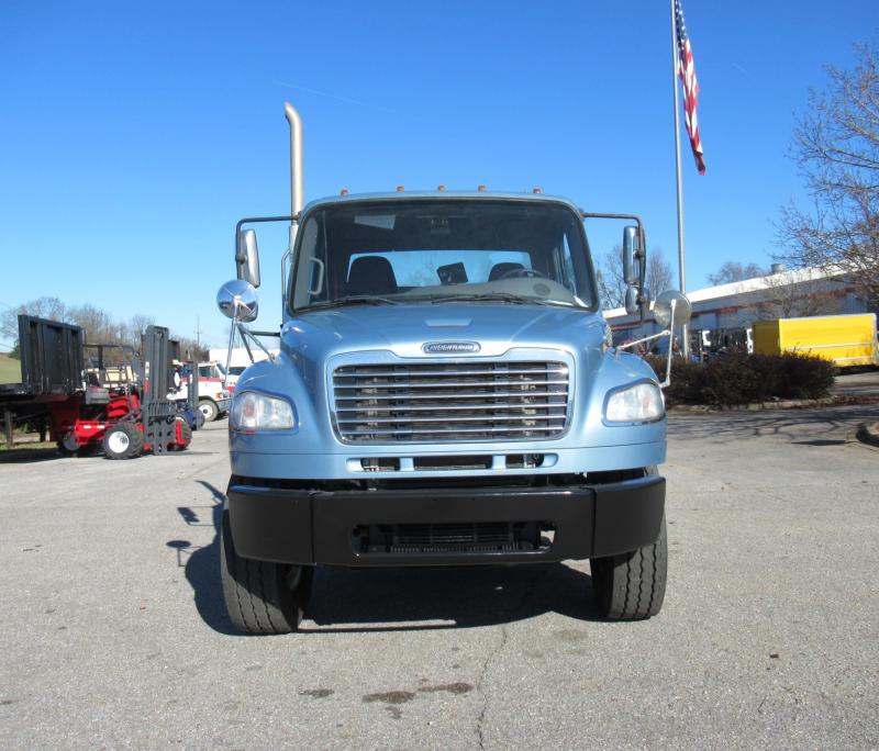 2016 Freightliner BUSINESS CLASS M2 106 2