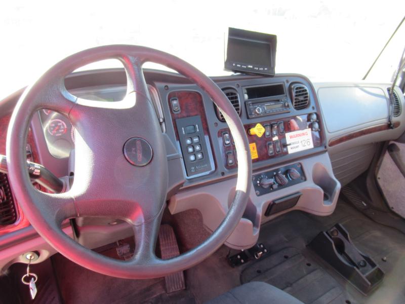 2016 Freightliner BUSINESS CLASS M2 106 11