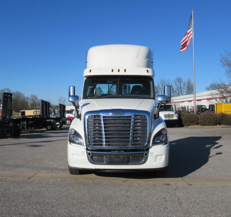 2018 Freightliner CASCADIA 2