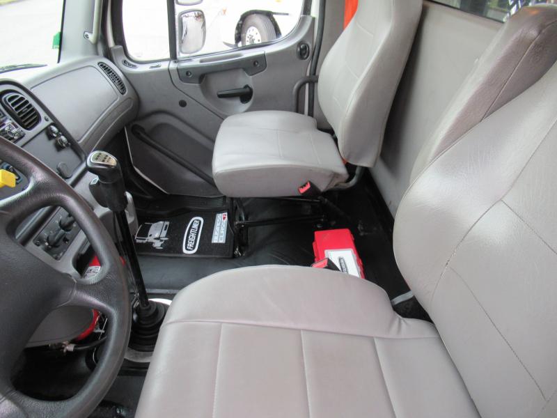 2018 Freightliner BUSINESS CLASS M2 106 9
