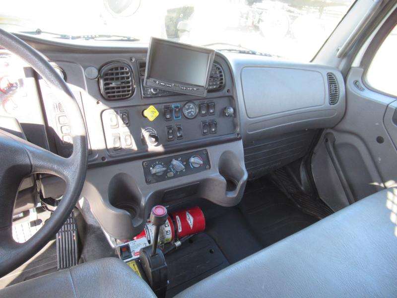 2016 Freightliner BUSINESS CLASS M2 106 10