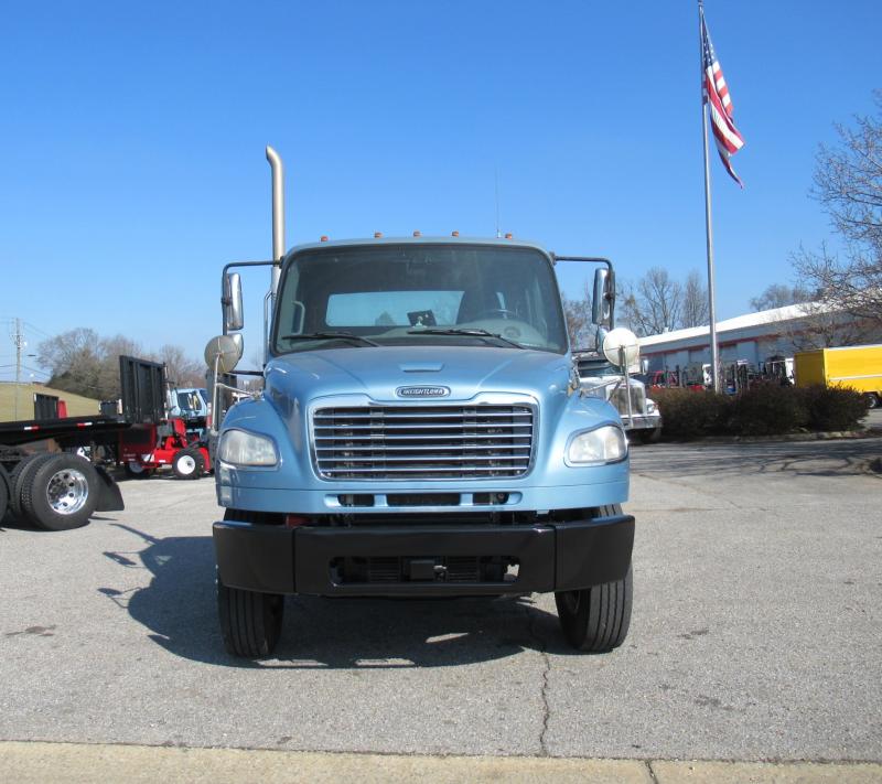 2017 Freightliner BUSINESS CLASS M2 106 3