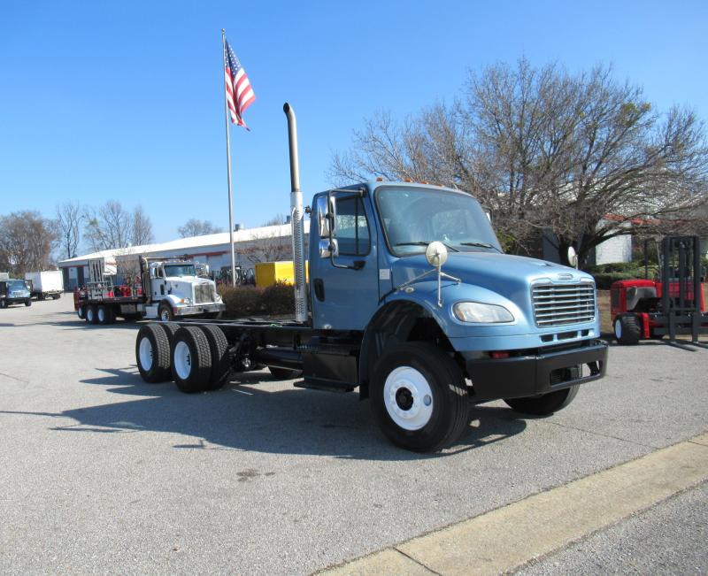 2017 Freightliner BUSINESS CLASS M2 106 4