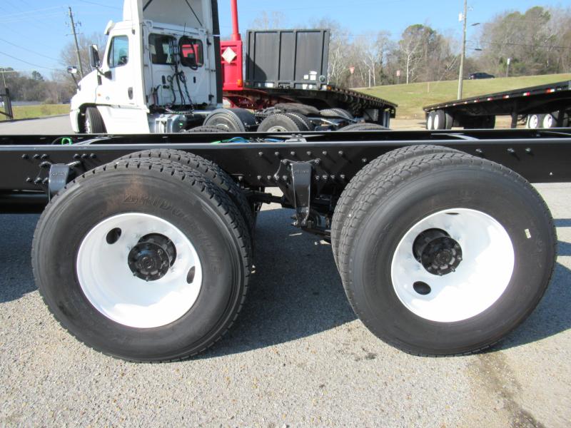 2017 Freightliner BUSINESS CLASS M2 106 15