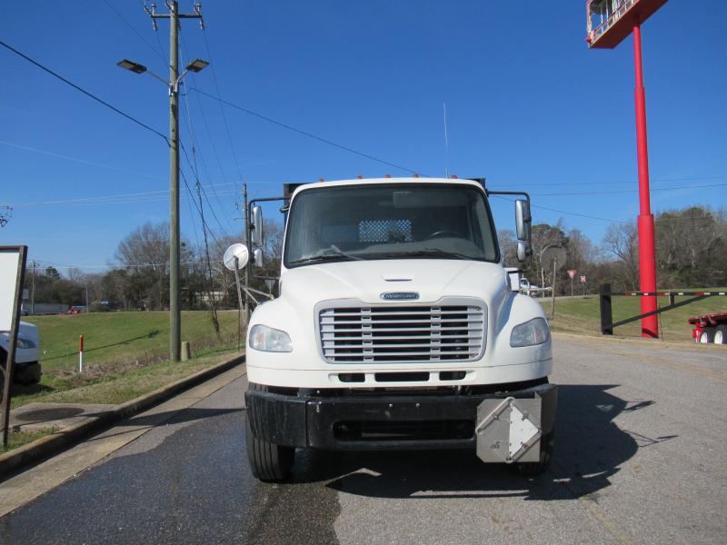 2017 Freightliner BUSINESS CLASS M2 106 2