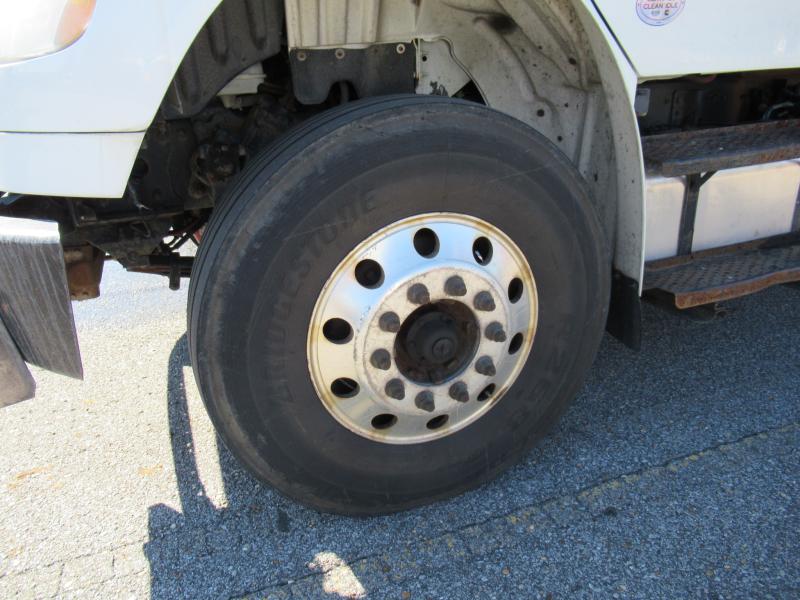 2017 Freightliner BUSINESS CLASS M2 106 15