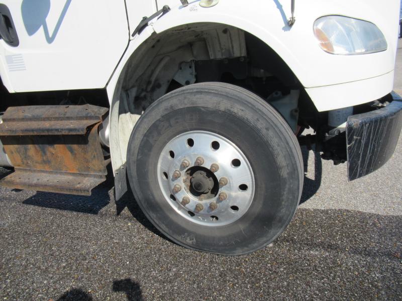 2017 Freightliner BUSINESS CLASS M2 106 18