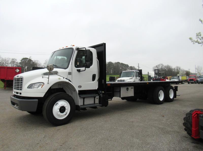 2015 Freightliner BUSINESS CLASS M2 106 1
