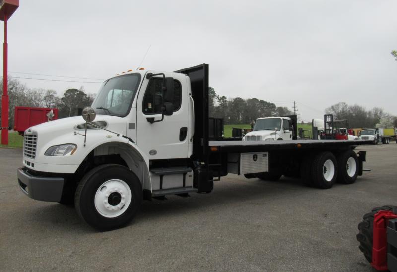 2015 Freightliner BUSINESS CLASS M2 106 8