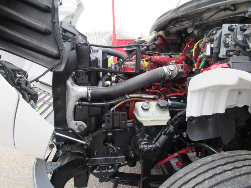 2015 Freightliner BUSINESS CLASS M2 106 12