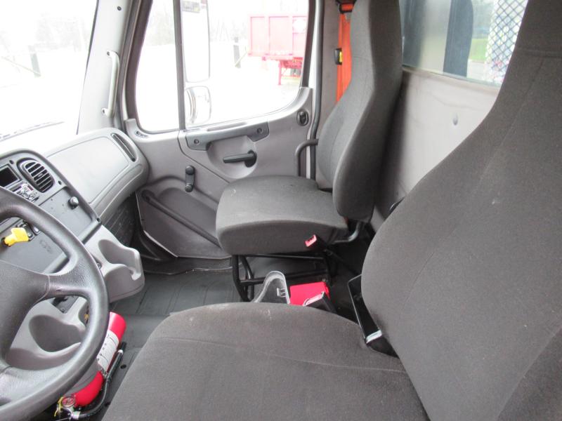 2015 Freightliner BUSINESS CLASS M2 106 9