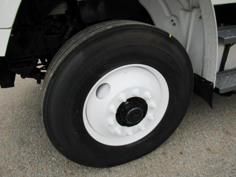 2015 Freightliner BUSINESS CLASS M2 106 14