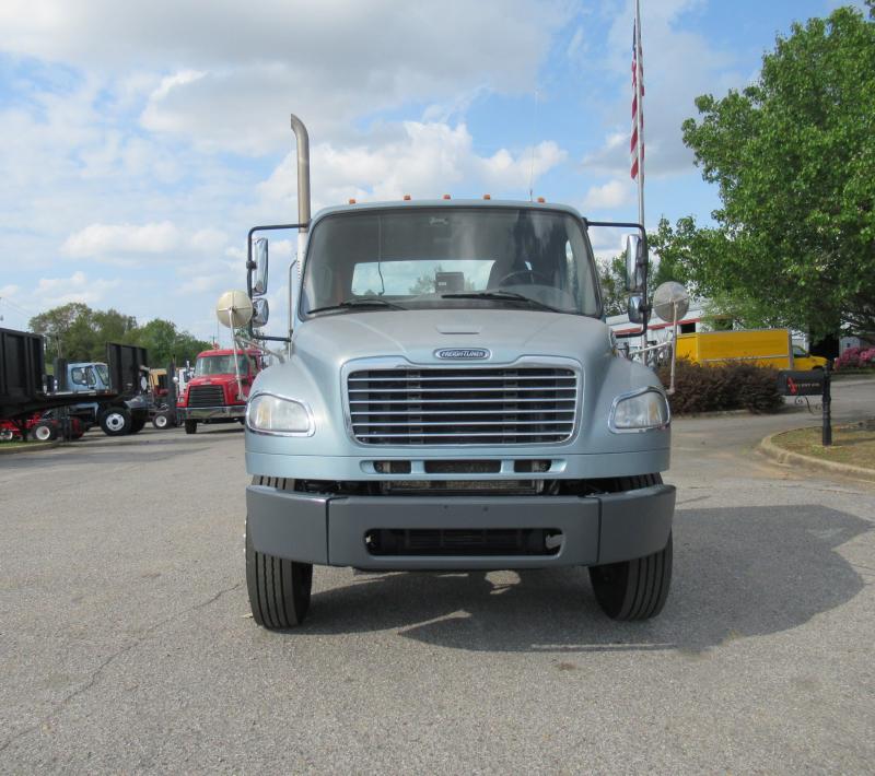 2016 Freightliner BUSINESS CLASS M2 106 2
