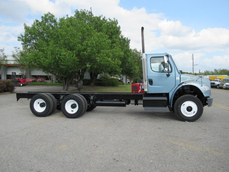 2016 Freightliner BUSINESS CLASS M2 106 3